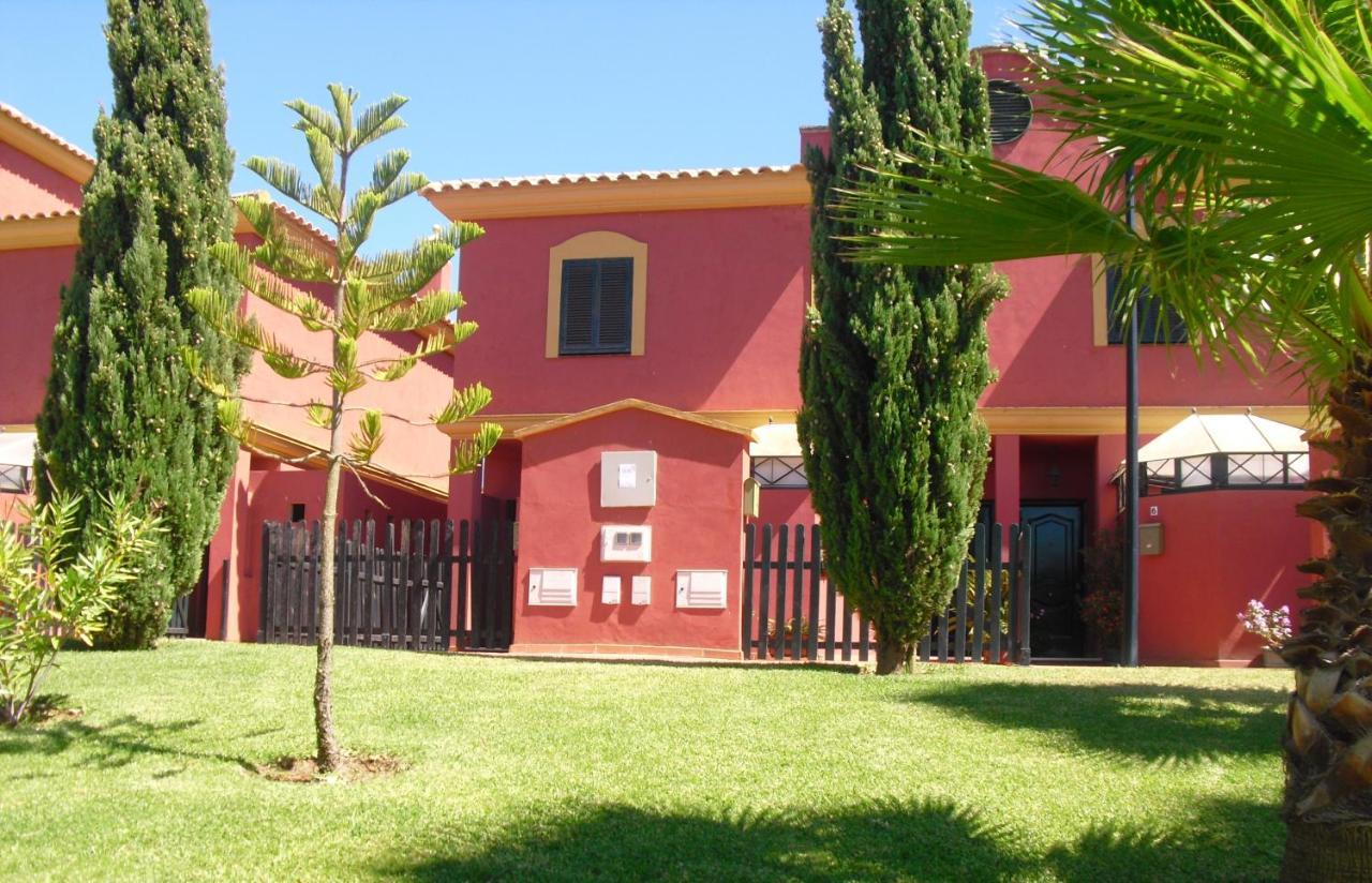 Olhando Um Campo De Golf Islantilla Exterior photo